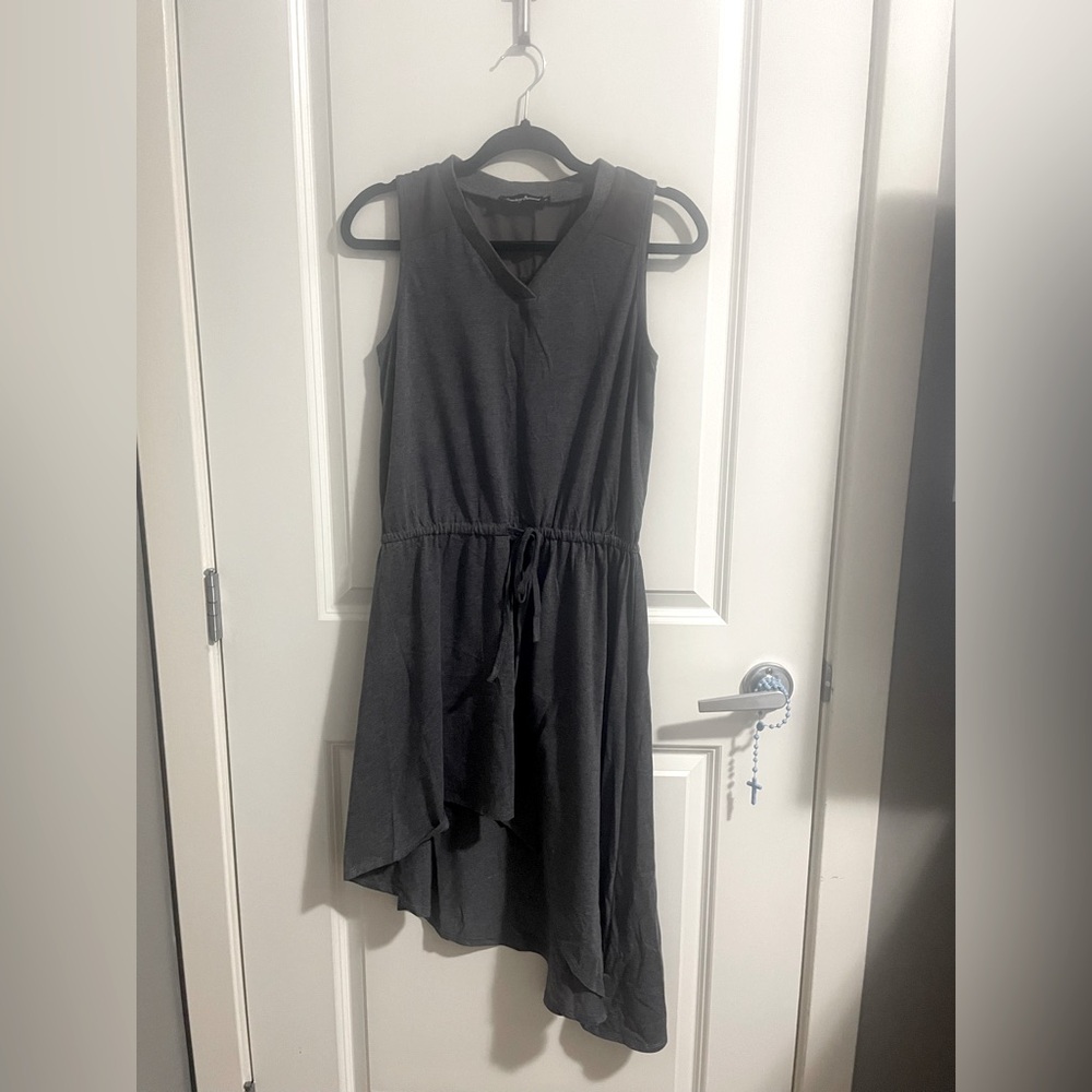 Elegant Grey Sleeveless Dress